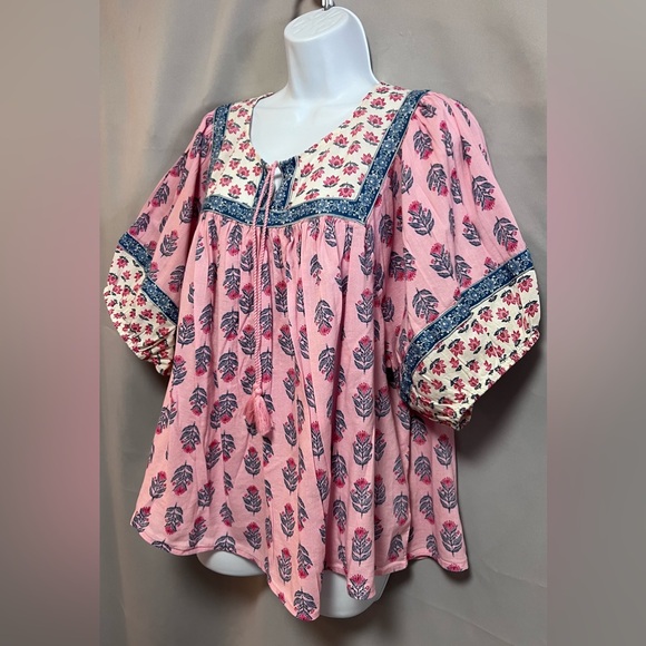 Old Navy Pink Floral Blouse - Picture 2 of 10